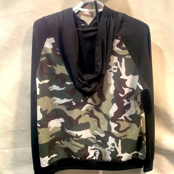 Camo hoodie - Picture 2 of 2